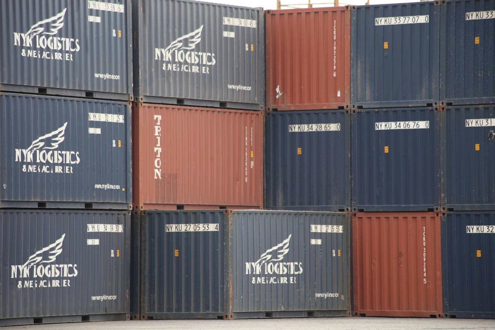 Expertise maritime à Abidjan Omega Marine votre expert de terrain corps et machine